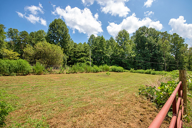 homes with acreage Dahlonega